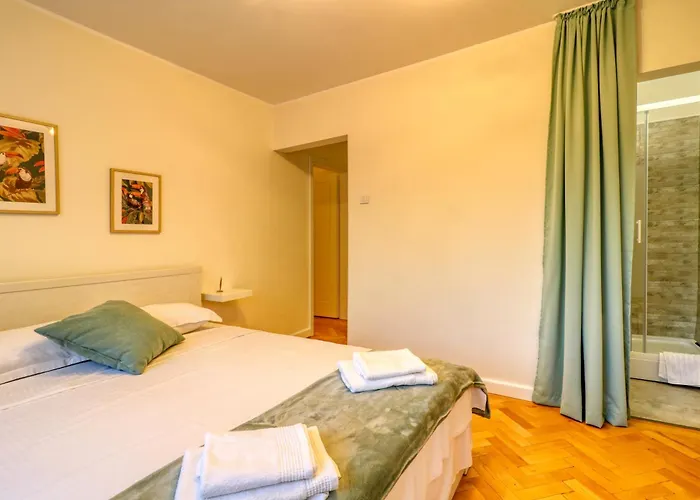 Quito Apartment - Stylish & Quiet